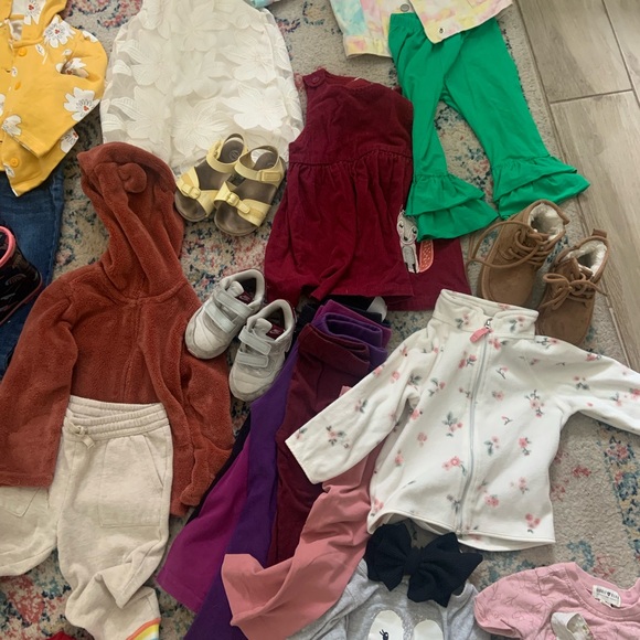 Great Assorted lot of Girls Toddler clothes and shoes!! - Picture 5 of 16